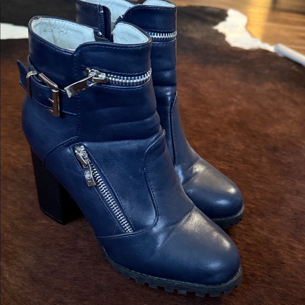New Navy Heeled Boots with Buckle and Zipper